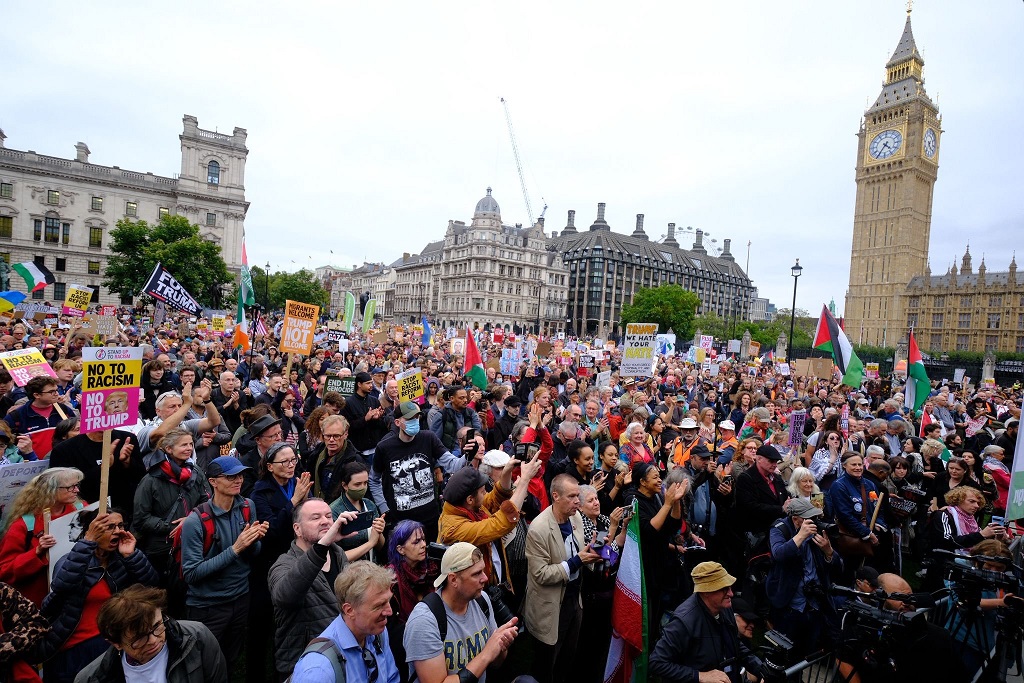 Mudaaharaadka London.jpg